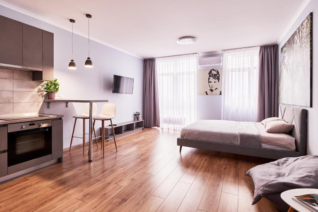 стильні із казковим краєвидом та світлом Apartment